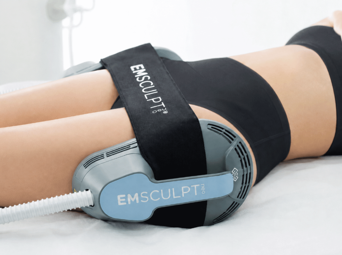 Emsculpt-thighs-black